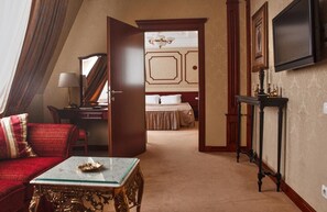 Premium bedding, minibar, in-room safe, desk - Aurora Premier Hotel (Kharkiv)