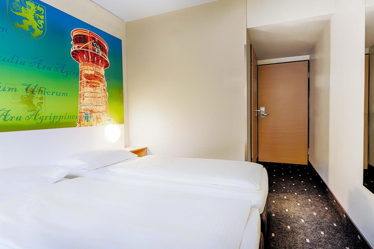 Chambre avec lits jumeaux | Bureau, chambres insonorisées, Wi-Fi gratuit, draps fournis