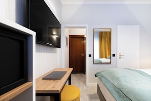 Desk, blackout drapes, free cribs/infant beds, free WiFi - Garner Hotel Cologne Engelbertz by IHG (Cologne)