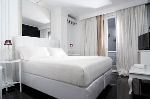 Select Comfort beds, in-room safe, individually decorated, desk