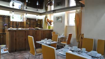 Desayuno buffet incluido todos los días