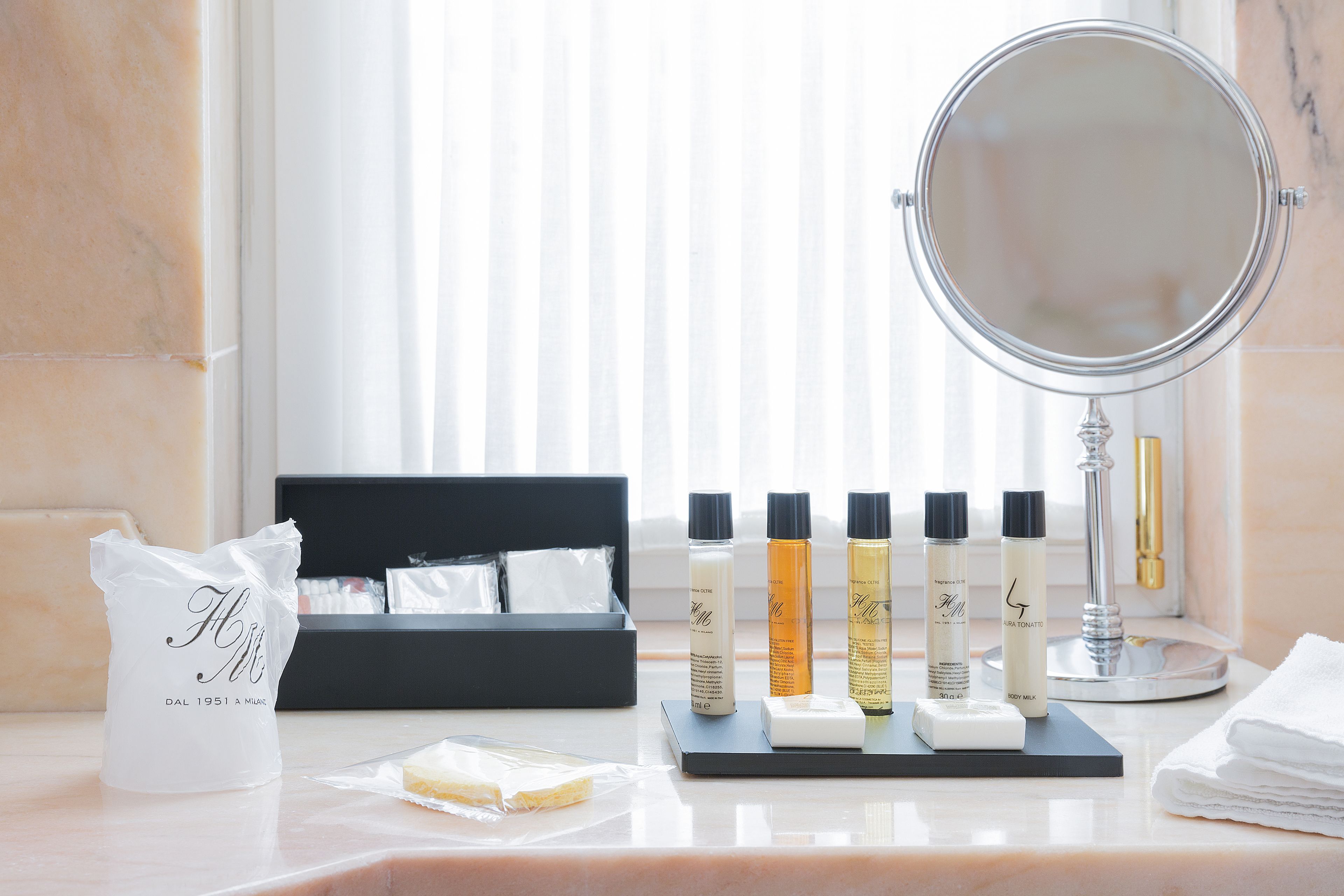 classic single room | bathroom | free toiletries, hair dryer, slippers, bidet