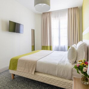 Desk, soundproofing, iron/ironing board, WiFi - Arcantis Hotel Heritage (Cognac)