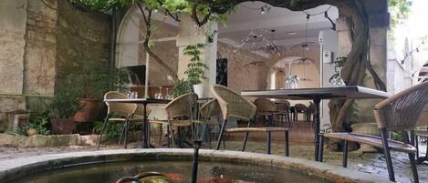 Restauration extérieure