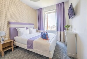 Desk, soundproofing, iron/ironing board, WiFi - Arcantis Hotel Heritage (Cognac)