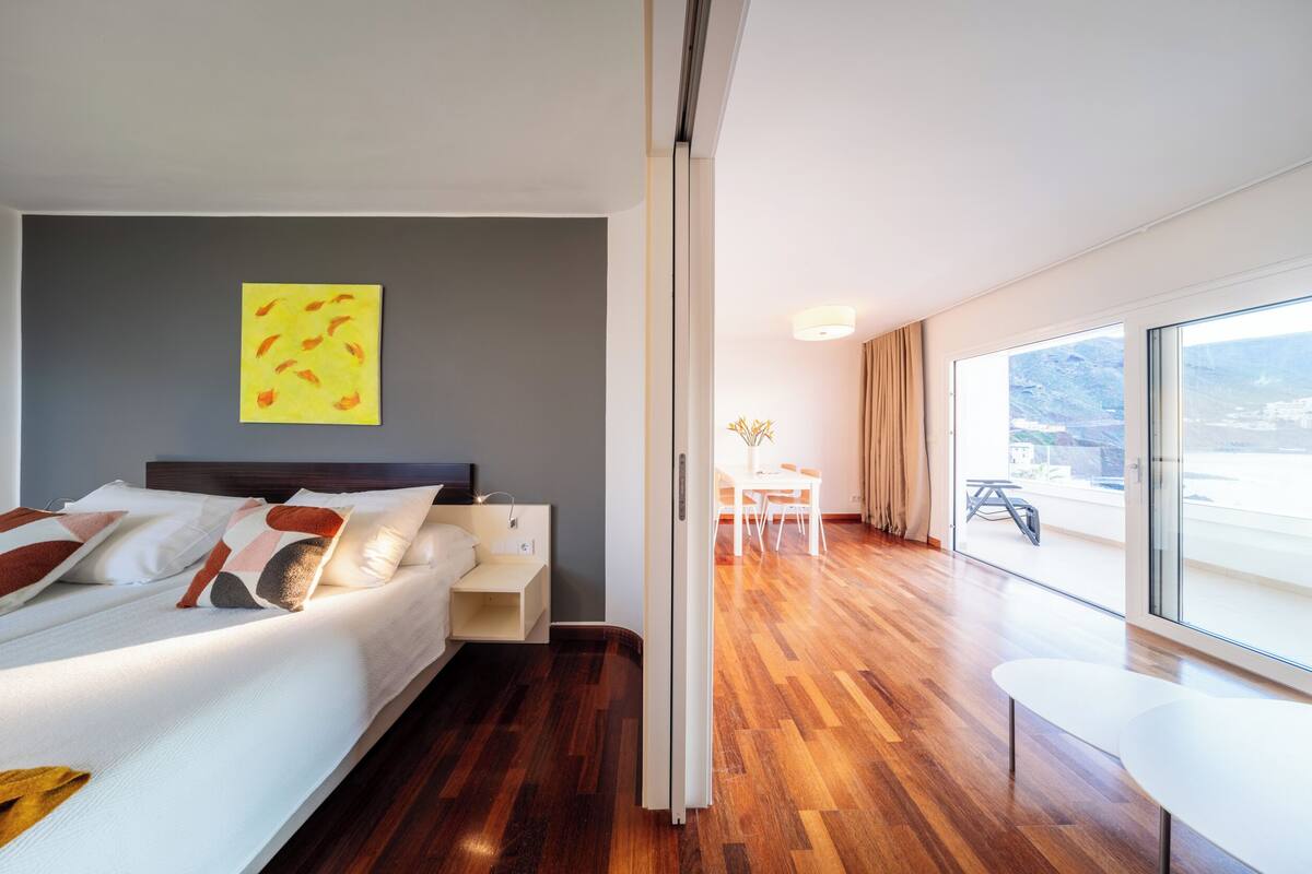 Apartment, 2 Schlafzimmer, Meerblick | Allergikerbettwaren, Zimmersafe, Schreibtisch