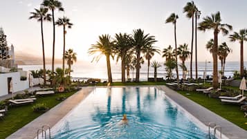 Piscine couverte, piscine extérieure