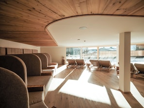 Couples treatment rooms, sauna, hot tub, steam room, body treatments - Naturhotel Outside (Matrei in Osttirol)