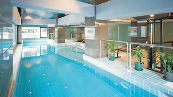 Indendørs pool