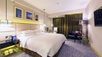 Minibar, in-room safe, desk, blackout drapes