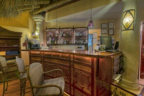 Bar (on property) - Hotel Cuna Del Angel (Bahía Ballena)