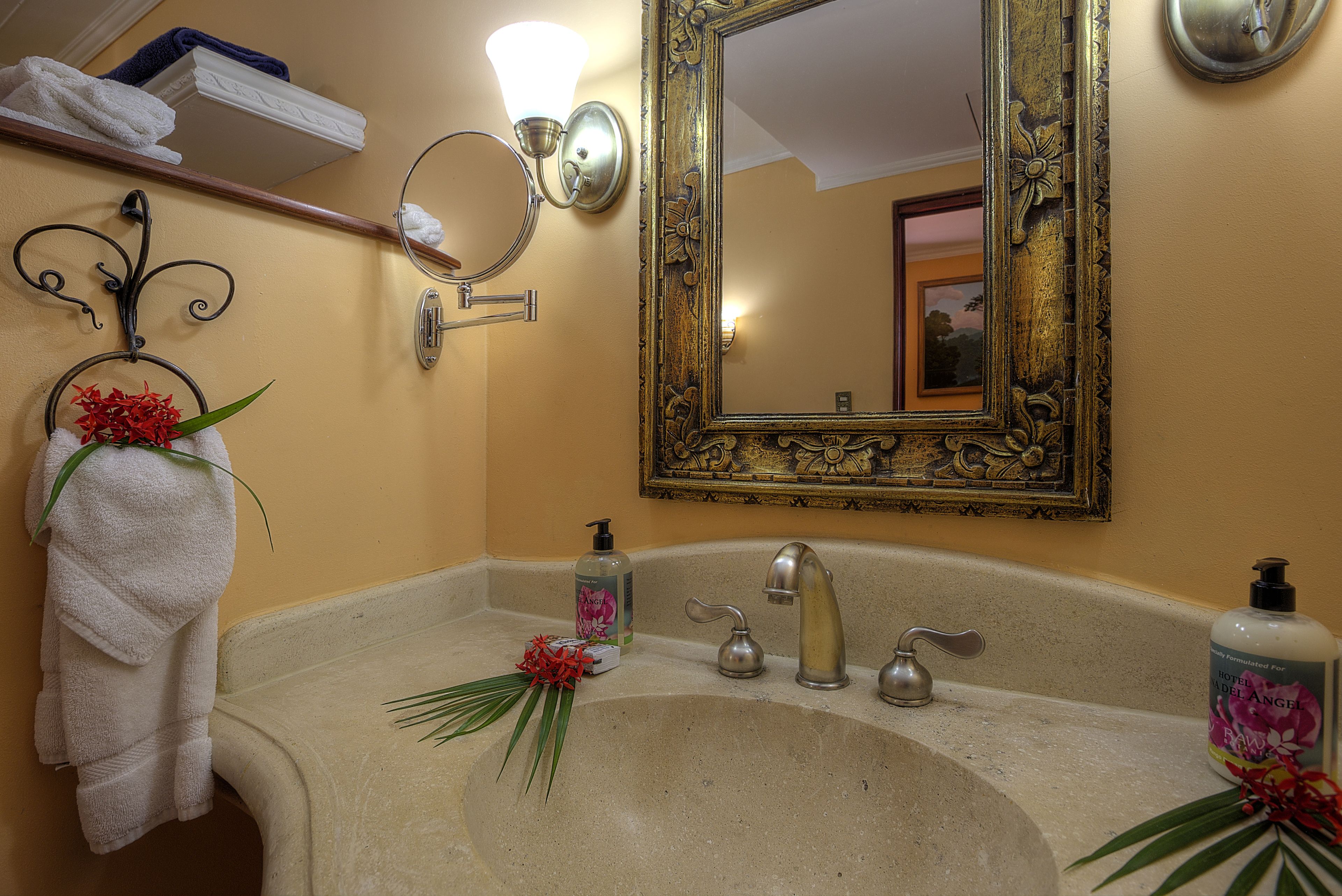 deluxe double room, 2 queen beds | bathroom sink