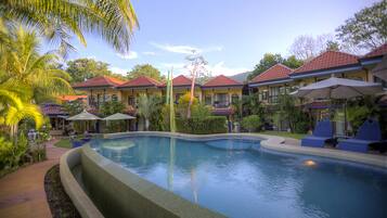 Outdoor pool, sun loungers