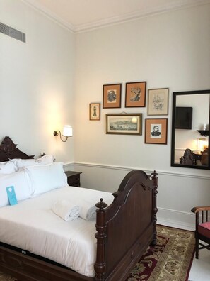 Zimmersafe, Schreibtisch, kostenlose Babybetten, kostenloses WLAN