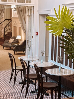 Bar (in der Unterkunft)