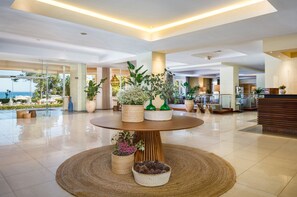 Interior entrance - PortoBay Falésia (Albufeira)