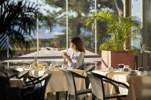 Ilmainen päivittäinen buffetaamiainen