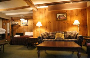 Okemo, 2 Bed 2 Bath  | Decoración personalizada y muebles diferentes 