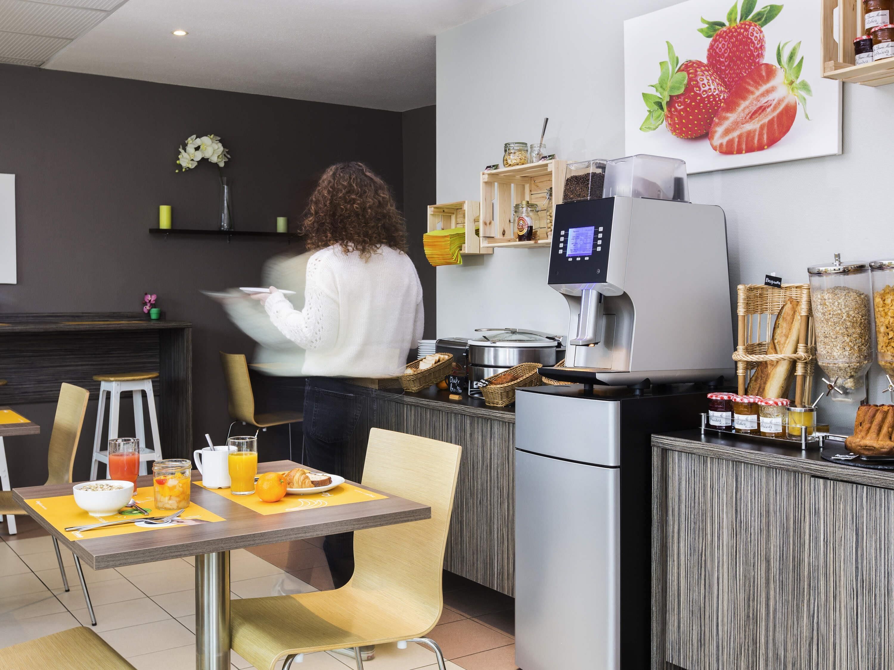 Petit déjeuner buffet servi tous les jours en supplément