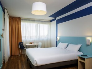 Studio - 1 dubbelsäng | Värdeförvaringsskåp på rummet, skrivbord och strykjärn/strykbräda