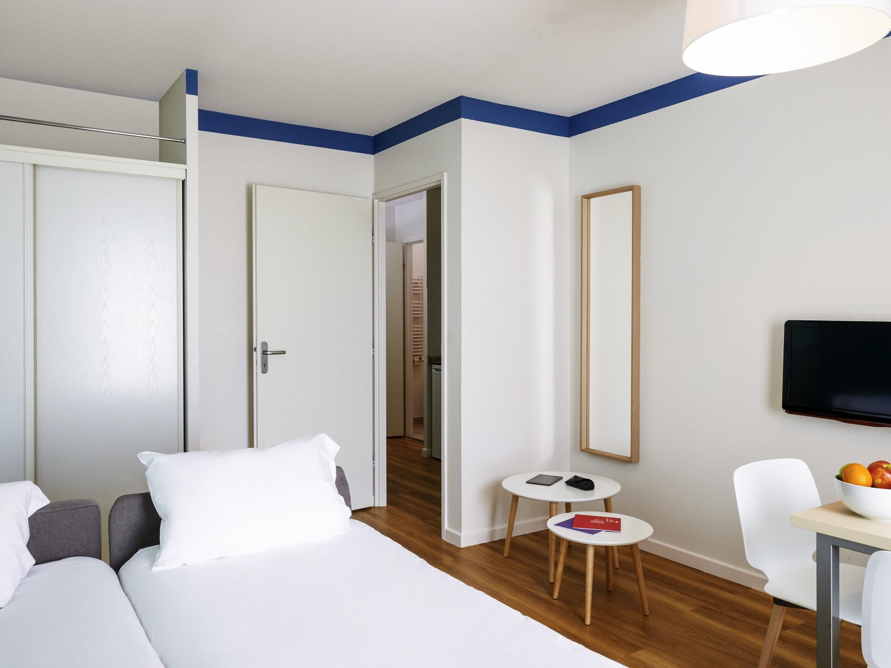 Appartement, 1 chambre | Coffres-forts dans les chambres, bureau, fer et planche à repasser