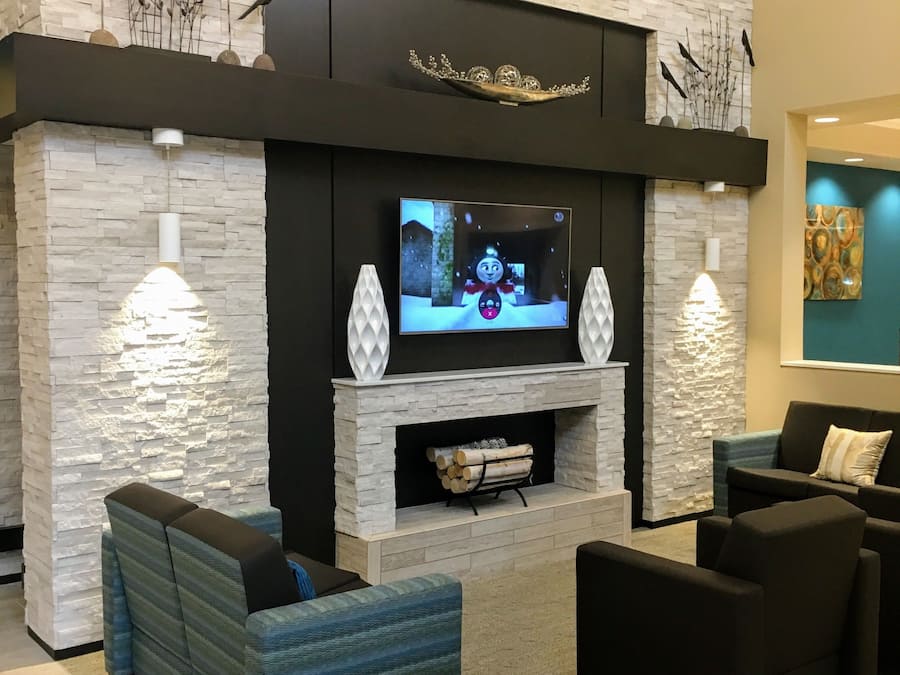 Área de estar no saguão