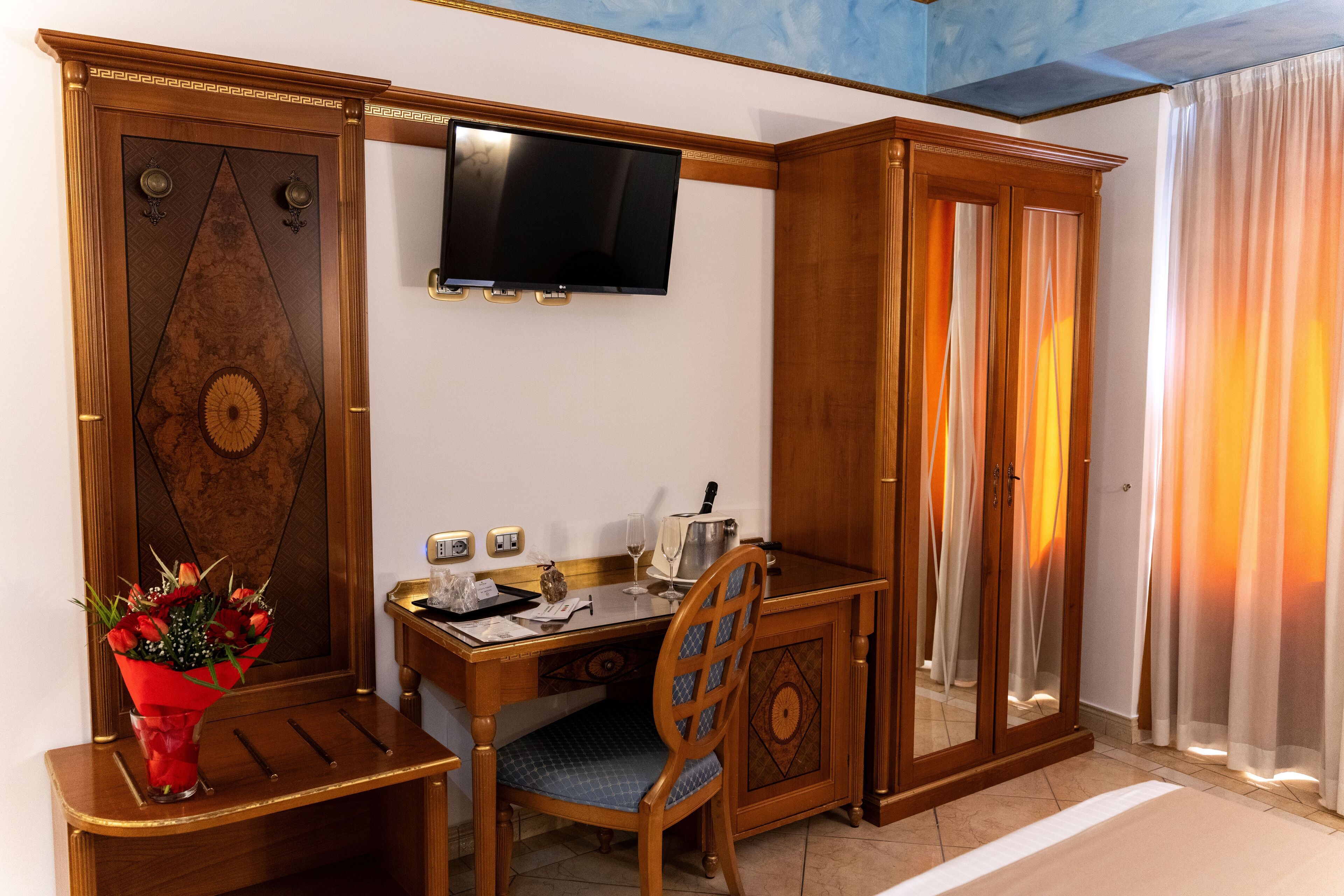 1 bedroom, premium bedding, minibar, in-room safe