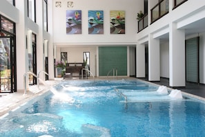 Couples treatment rooms, body treatments, hydrotherapy, aromatherapy