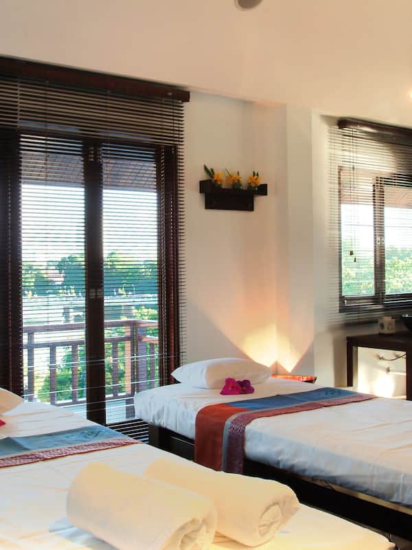 Couples treatment rooms, body treatments, hydrotherapy, aromatherapy