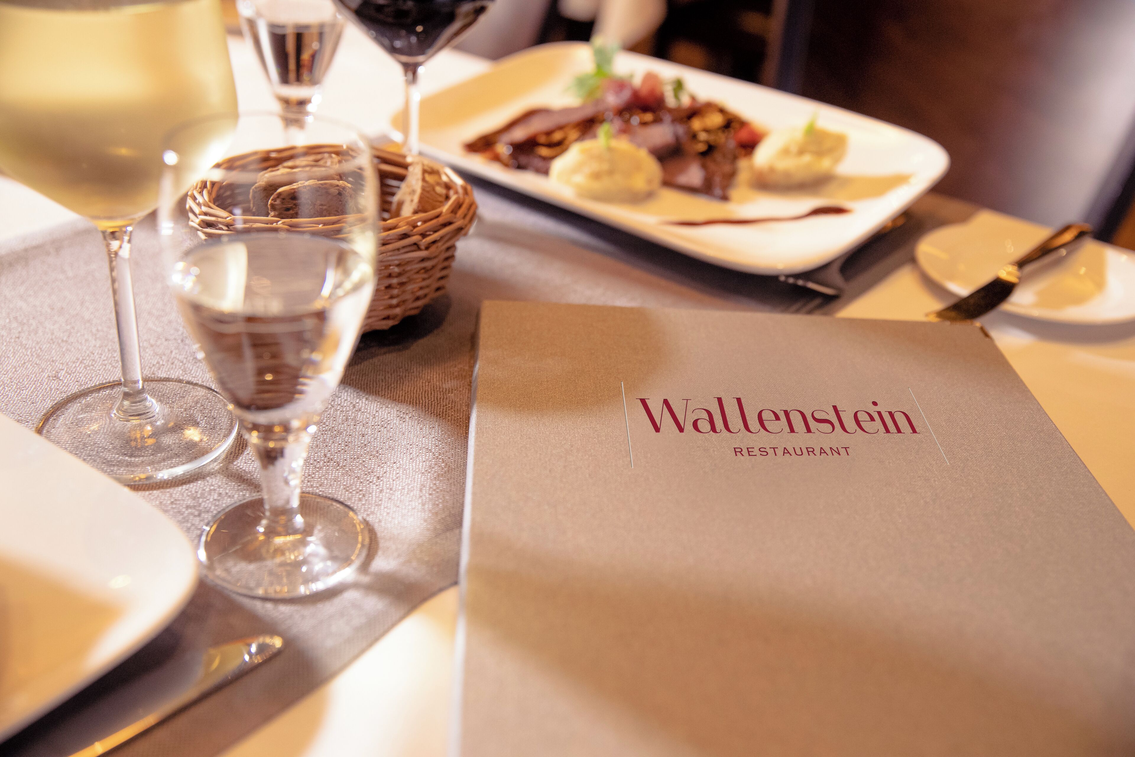 Eine Speisekarte des Restaurants Wallenstein.