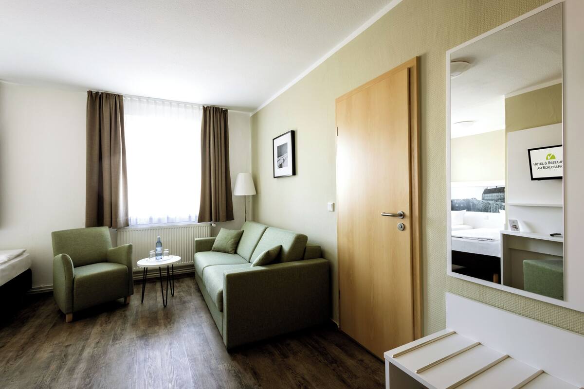 comfort double room | 1 bedroom, hypo-allergenic bedding, desk, laptop workspace