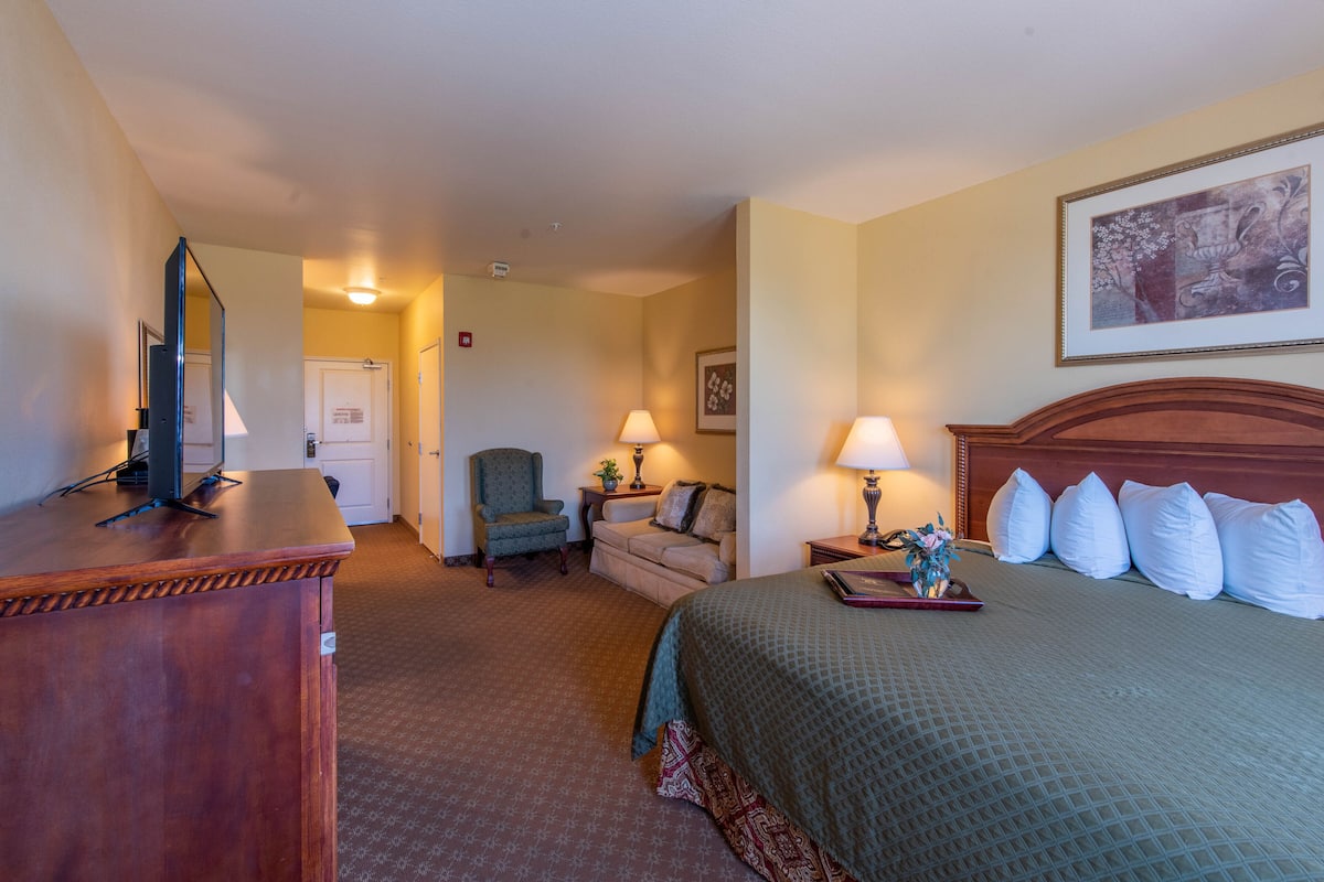 1 bedroom, in-room safe, desk, laptop workspace