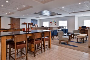 Free daily buffet breakfast  - Holiday Inn Express & Suites Cincinnati - Mason by IHG (Mason)