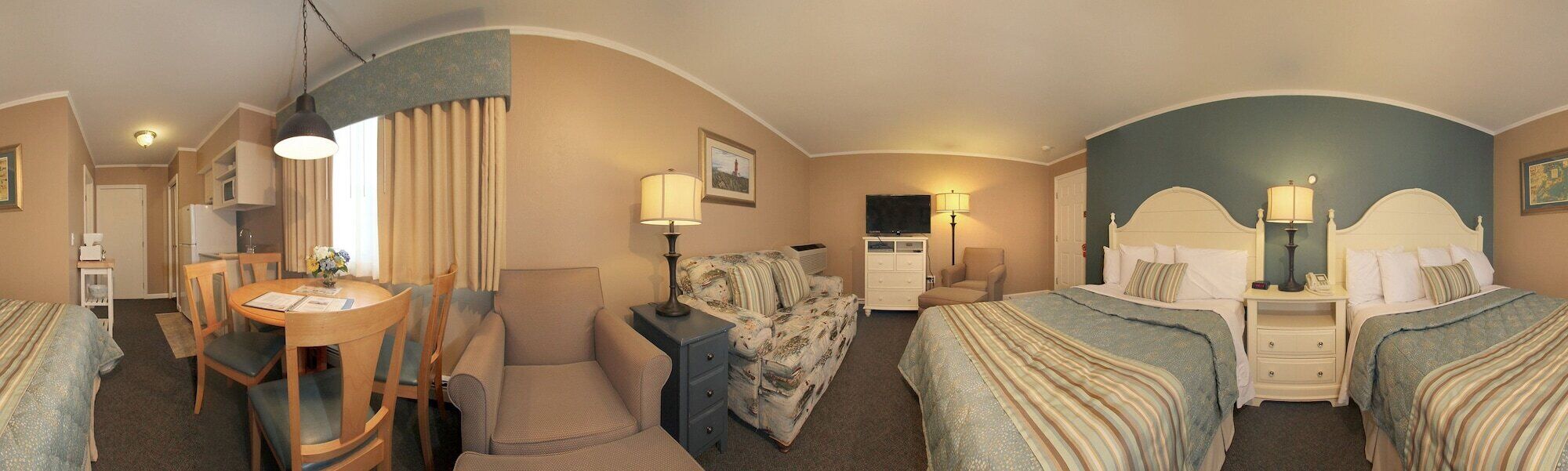 Kostenloses WLAN, Bettwäsche, Wecker