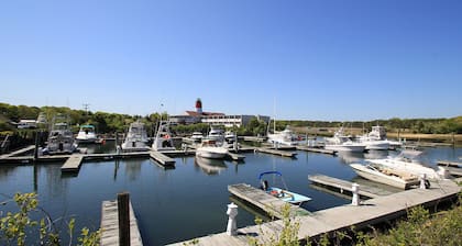 Pier 7 Condominiums