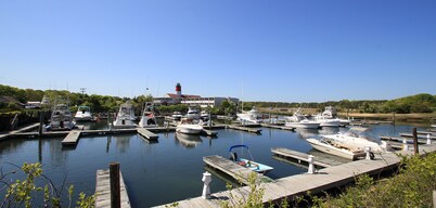 Pier 7 Condominiums