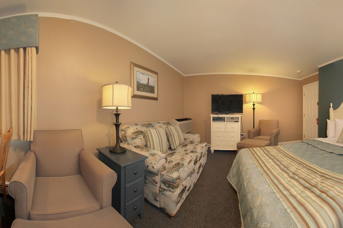 studio, 2 double beds | free wifi, bed sheets, alarm clocks