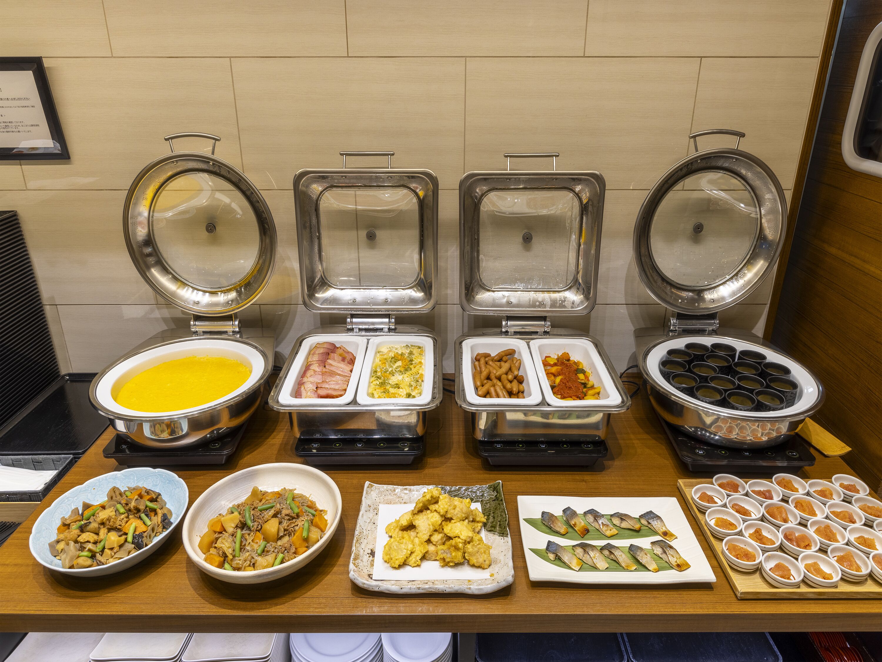 daily buffet breakfast (jpy 2420 per person)