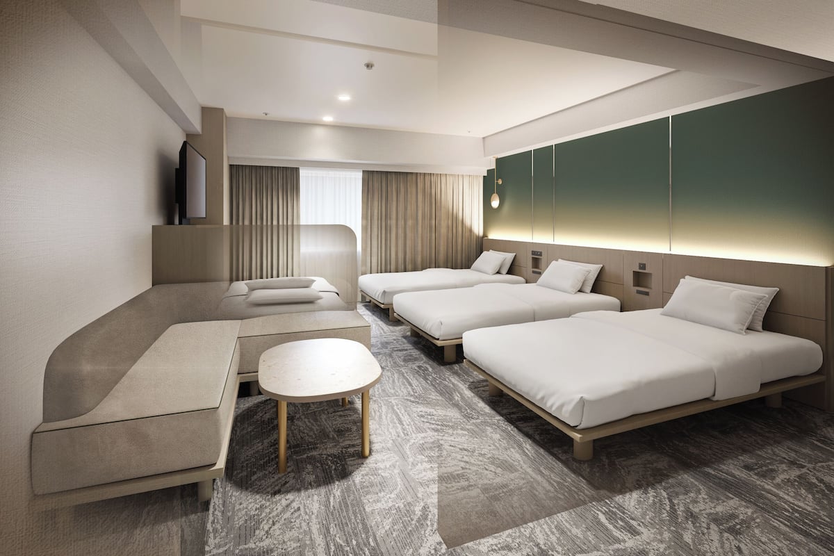 高级四人房, 无烟房 | 高档床上用品、羽绒被、办公桌、遮光窗帘