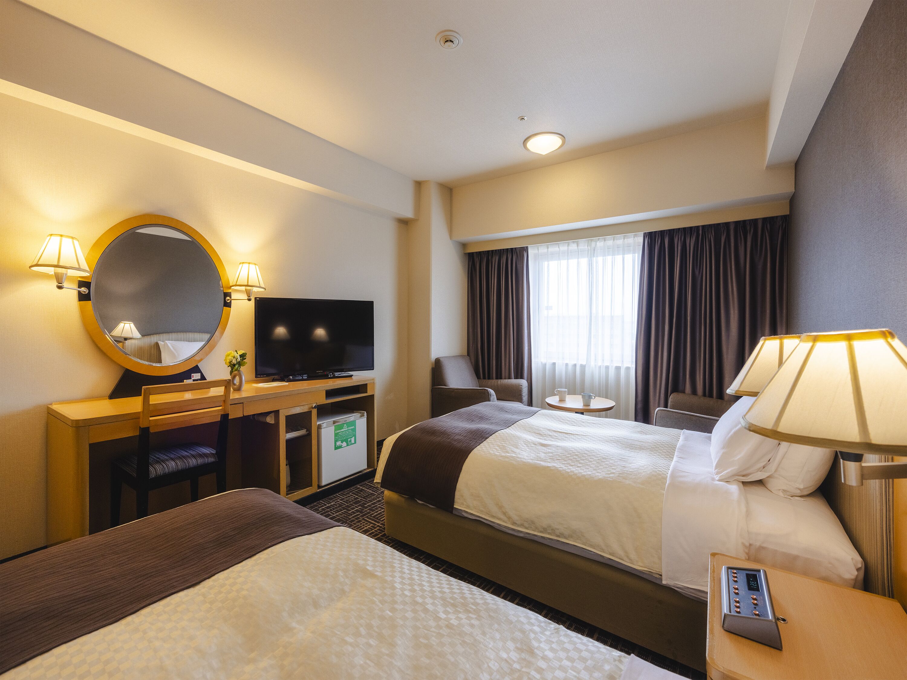 1 bedroom, premium bedding, down duvets, desk