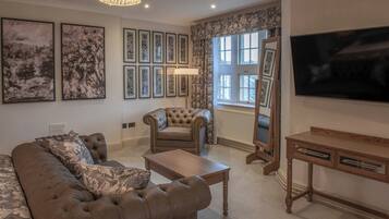 In-room safe, iron/ironing board, free WiFi, bed sheets