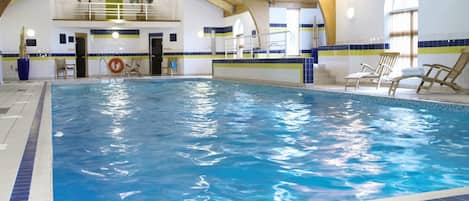 Indoor pool, pool loungers