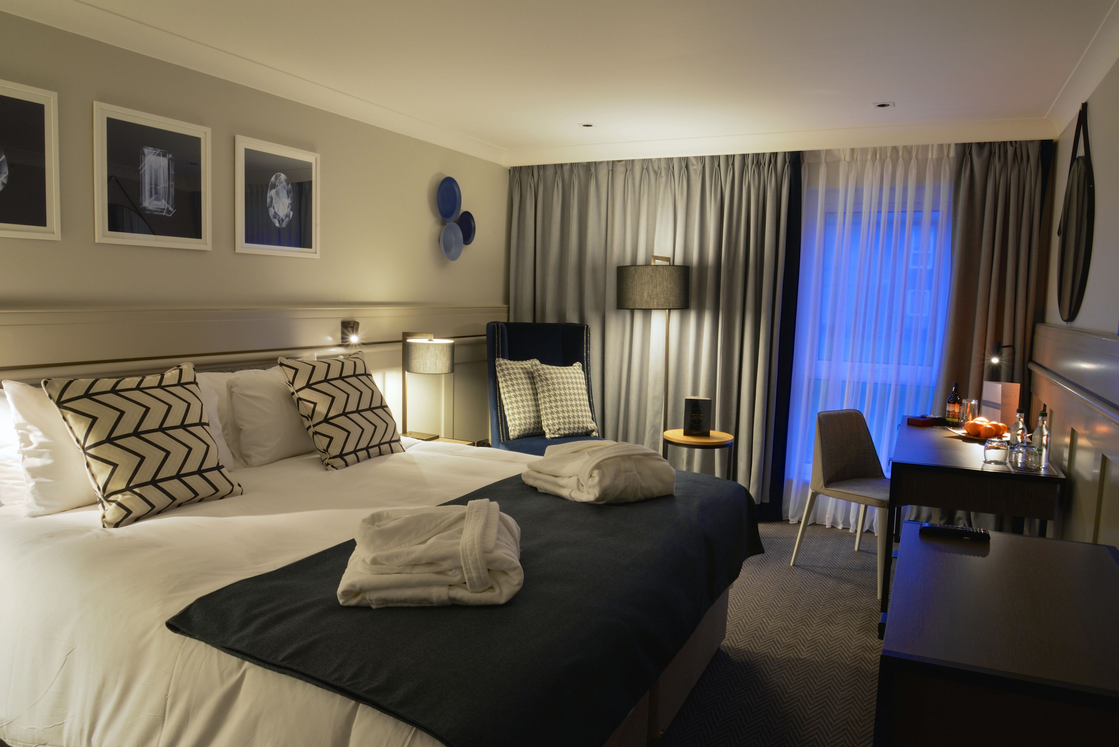 Deluxe Double Room, 1 Double Bed | In-room safe, iron/ironing board, WiFi (free), bed sheets