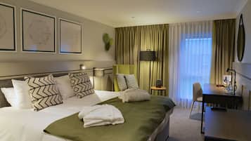 In-room safe, iron/ironing board, free WiFi, bed sheets