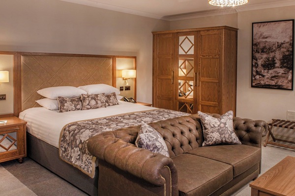 Junior Suite, 1 Katil Raja (King) | Peti besi dalam bilik, seterika/papan seterika, Wi-fi percuma