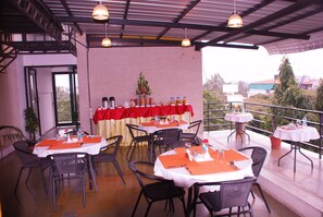 Breakfast and dinner served - Maia Beacon Residences (Bengaluru)