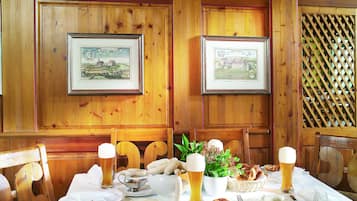 Lunch and dinner served, Regional cuisine