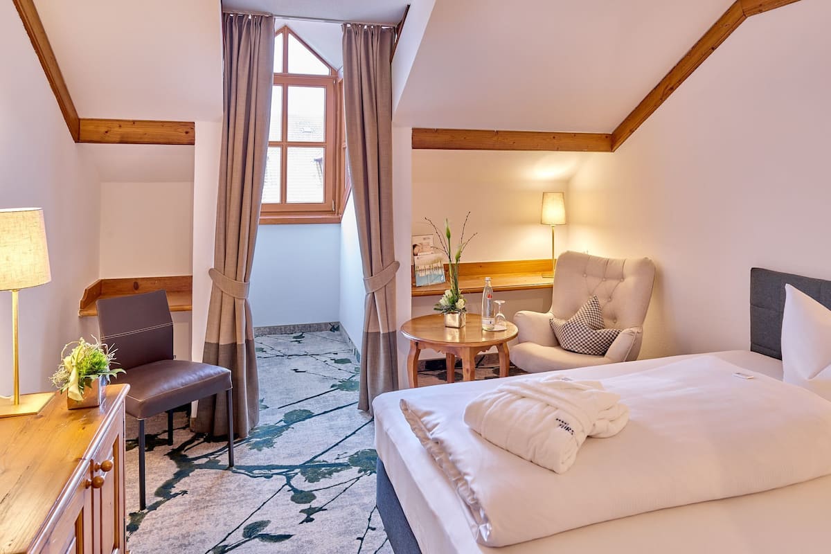 Minibar, in-room safe, desk, rollaway beds