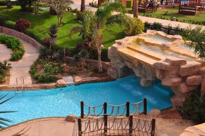 14 outdoor pools