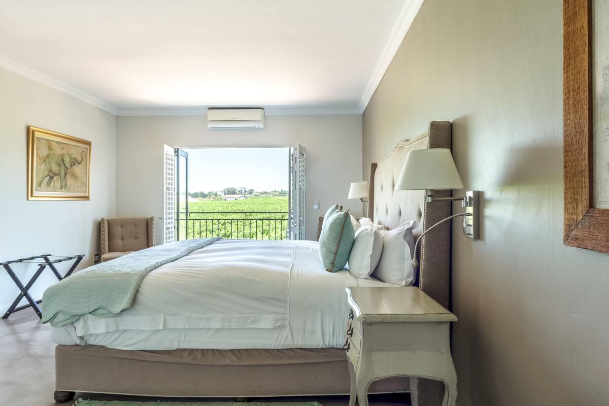 Egyptian cotton sheets, hypo-allergenic bedding available